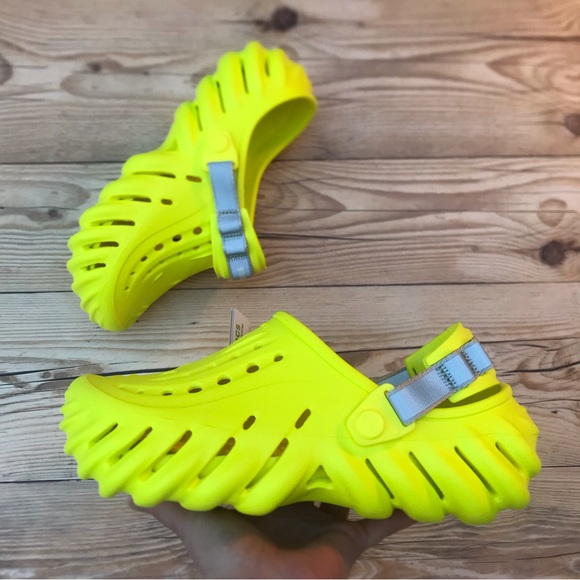 Crocs Echo Reflective Backstrap Clog - Picture 4 of 16